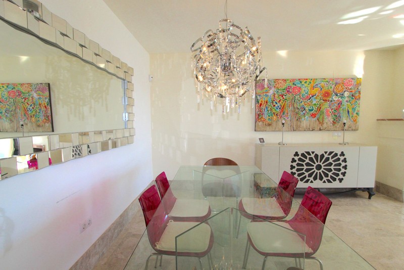 Dining room.