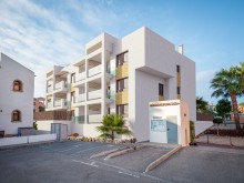 Modern apartment with garden in Orihuela
