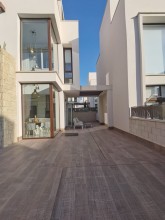 Brand new, luxurious villa in La Herrada