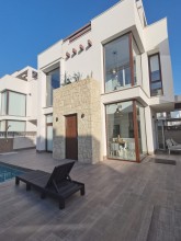 Brand new, luxurious villa in La Herrada